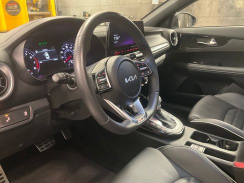 Used 2024 Kia Forte GT-Line w/ GT-Line Premium Package image 13