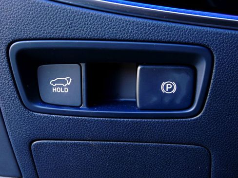 Used 2023 Genesis GV70 2.5T w/ Sport Prestige Package image 31