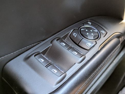 Used 2018 Lincoln MKC Select w/ Select Plus Package image 23