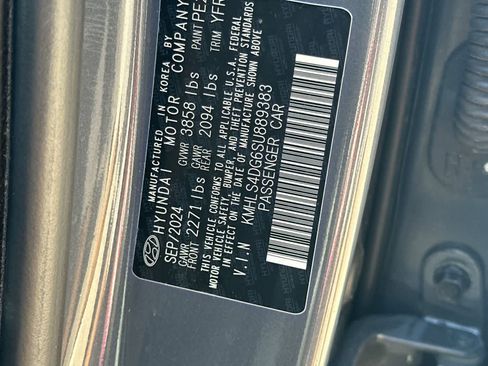 Used 2025 Hyundai Elantra SEL FWD image 30