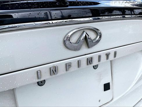 Used 2018 INFINITI QX30 Premium w/ Navigation Package FWD image 5