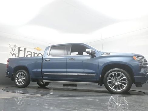 Used 2024 Chevrolet Silverado 1500 High Country w/ High Country Premium Package AWD/4WD image 2
