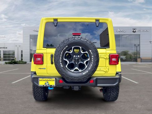 Used 2022 Jeep Wrangler Unlimited Rubicon 4xe w/ Cold Weather Group AWD/4WD image 4