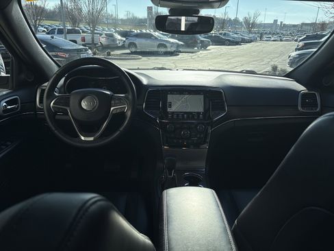 Used 2020 Jeep Grand Cherokee Limited w/ Luxury Group II image 28