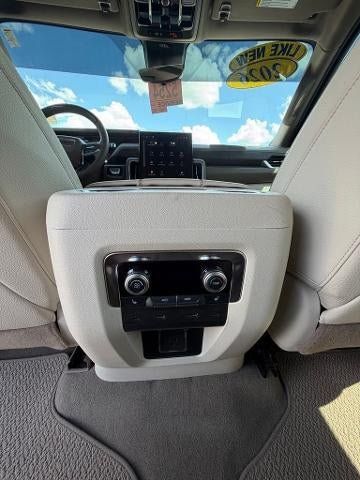 Used 2026 GMC Yukon XL Denali w/ Denali Reserve Package AWD/4WD image 18