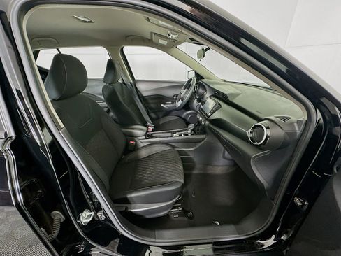 Used 2023 Nissan Kicks SV image 27