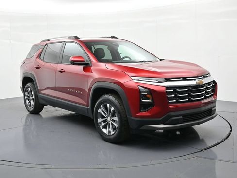 Used 2025 Chevrolet Equinox LT w/ Convenience Package II FWD image 4
