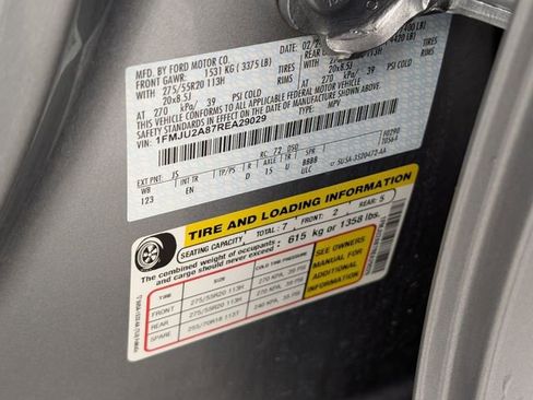 Used 2024 Ford Expedition Limited image 42