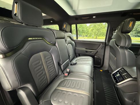 Used 2025 Rivian R1S Adventure AWD/4WD image 21