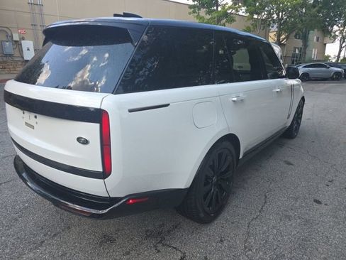 Used 2023 Land Rover Range Rover Long Wheelbase SE AWD/4WD image 7