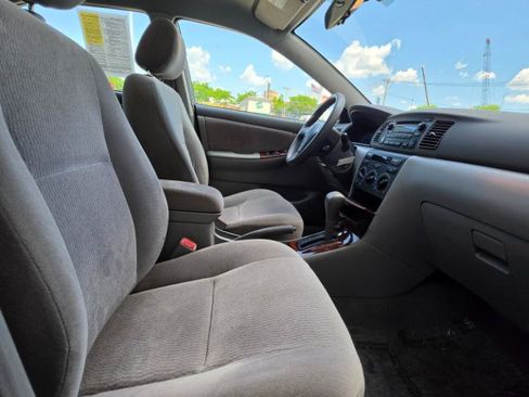 Used 2005 Toyota Corolla CE FWD image 12