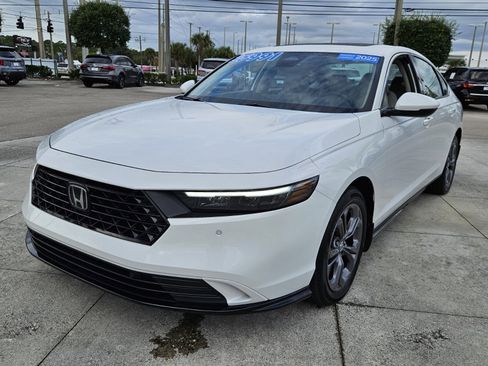 Certified 2025 Honda Accord EX-L image 11