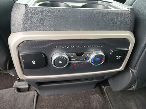 Used 2023 Ford Expedition Limited AWD/4WD image 12