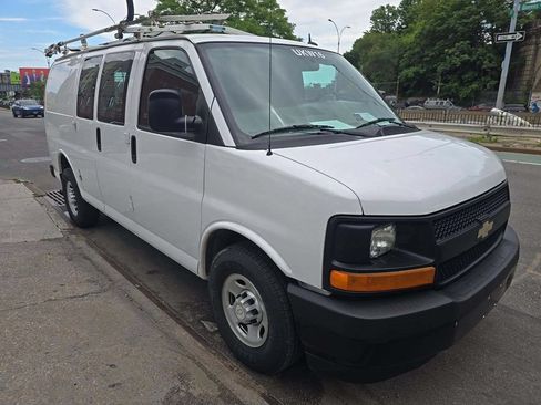 Used 2015 Chevrolet Express 2500 RWD image 6