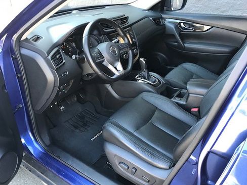 Used 2017 Nissan Rogue SL image 5