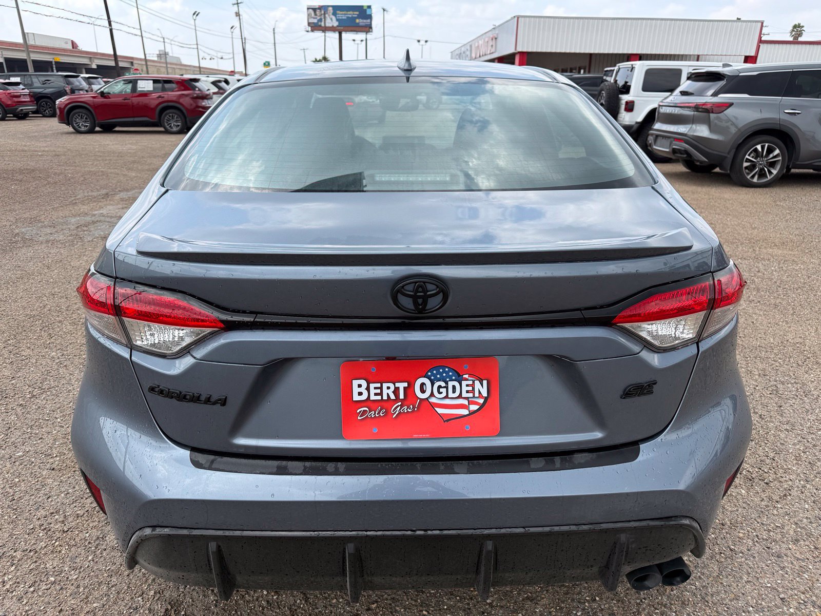 Used 2026 Toyota Corolla SE FWD image 4