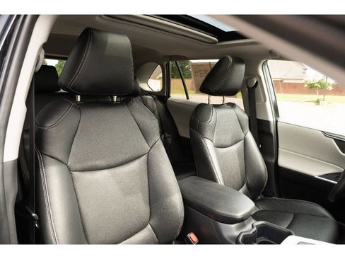 Used 2025 Toyota RAV4 XLE w/ Convenience Package FWD image 19