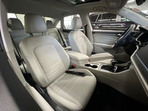 Certified 2024 Volkswagen Jetta SE image 24