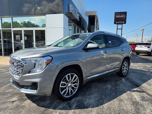 Used 2024 GMC Terrain Denali w/ Denali Premium Package AWD/4WD image 1