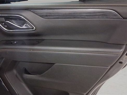 Used 2021 GMC Yukon SLT w/ SLT Premium Package image 17