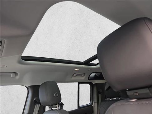 New 2026 Land Rover Defender 110 S image 28