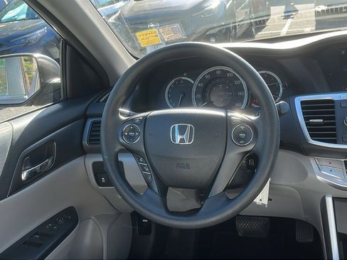 Used 2015 Honda Accord LX image 23