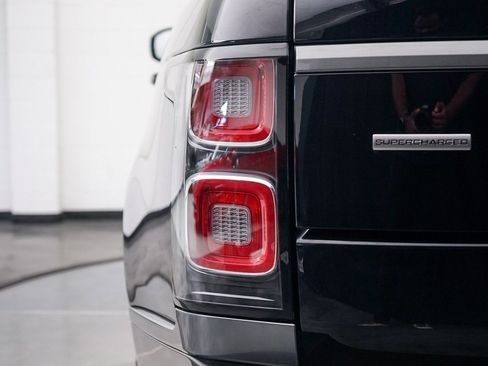 Used 2019 Land Rover Range Rover Long Wheelbase Supercharged image 14