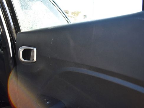 Used 2022 Hyundai Venue SE image 26