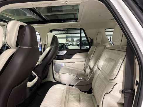 Certified 2024 Lincoln Navigator L Black Label AWD/4WD image 23