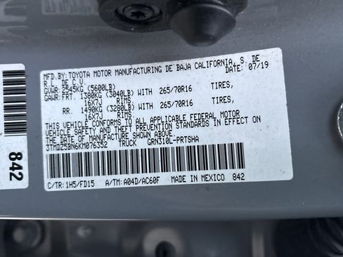 Used 2019 Toyota Tacoma TRD Off-Road w/ Technology Package image 9