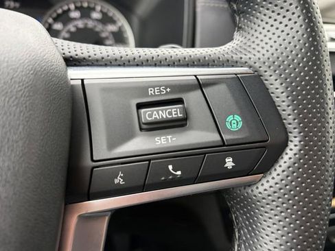 Used 2024 Mitsubishi Outlander SE image 8