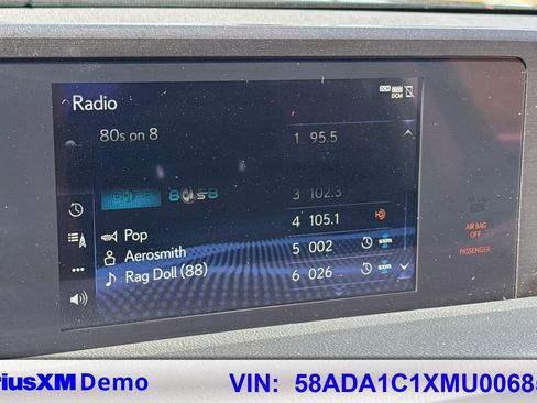 Used 2021 Lexus ES 300h w/ Premium Package image 27