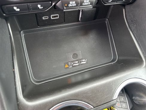 Used 2023 Chevrolet Suburban LT w/ Luxury Package AWD/4WD image 34