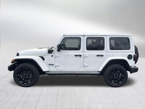 Used 2025 Jeep Wrangler Unlimited Sahara w/ Safety Group image 8