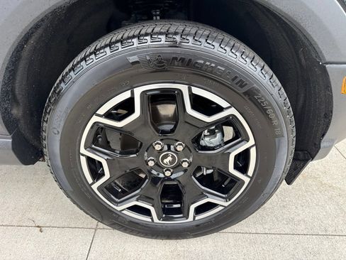 Certified 2025 Ford Bronco Sport Outer Banks w/ Outer Banks Tech Package+ AWD/4WD image 20