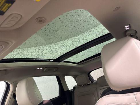 New 2026 Lincoln Corsair Premiere image 40