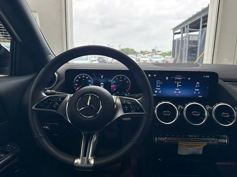Used 2026 Mercedes-Benz GLA 250 image 3