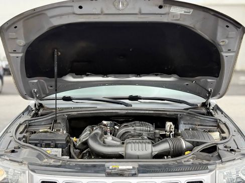 Used 2014 Jeep Grand Cherokee Laredo w/ 18" Wheel & 8.4" Radio Group image 29