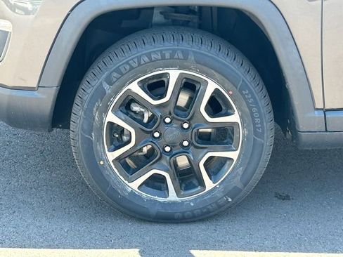 Used 2019 Jeep Compass Trailhawk AWD/4WD image 13