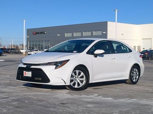 Certified 2025 Toyota Corolla LE image 2