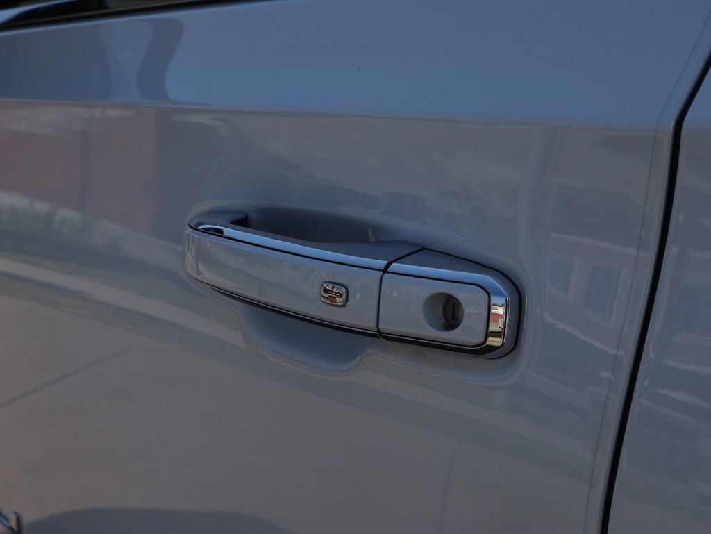 Certified 2026 GMC Yukon Denali w/ Denali Reserve Package AWD/4WD image 27