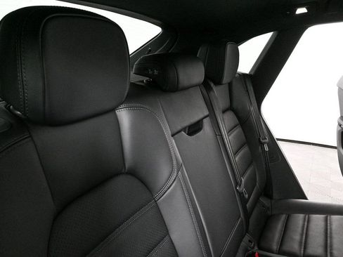 Certified 2026 Porsche Macan AWD/4WD image 23