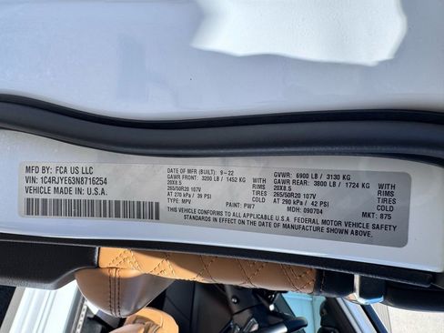 Used 2022 Jeep Grand Cherokee Summit w/ Luxury Tech Group V AWD/4WD image 52