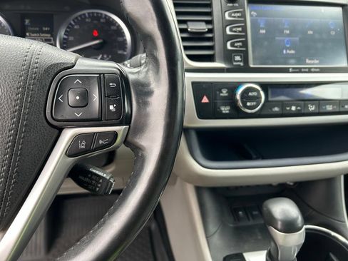 Used 2019 Toyota Highlander Limited Platinum AWD/4WD image 22