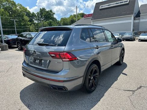 Certified 2024 Volkswagen Tiguan SE R-Line AWD/4WD image 9