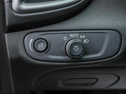 Used 2019 Chevrolet Trax LT w/ LT Convenience Package image 13