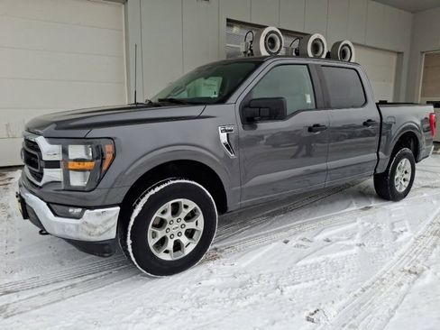 Used 2023 Ford F150 XLT image 3