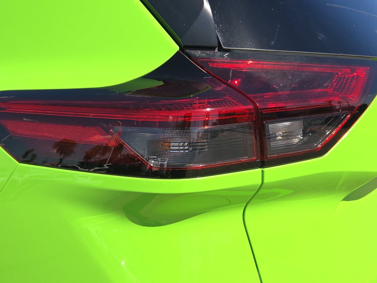 Used 2025 Nissan Rogue S AWD/4WD image 33