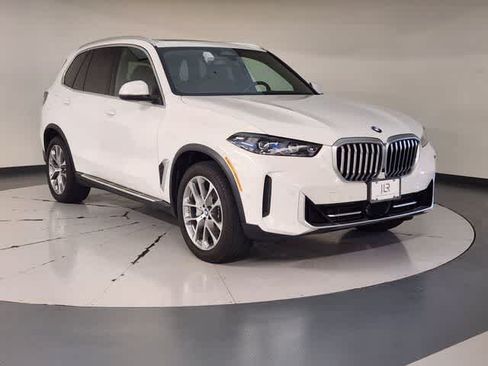 Used 2026 BMW X5 xDrive40i AWD/4WD image 11