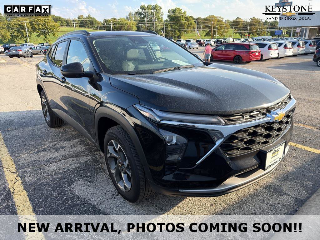 Used 2025 Chevrolet Trax LT w/ LT Convenience Package FWD image 1